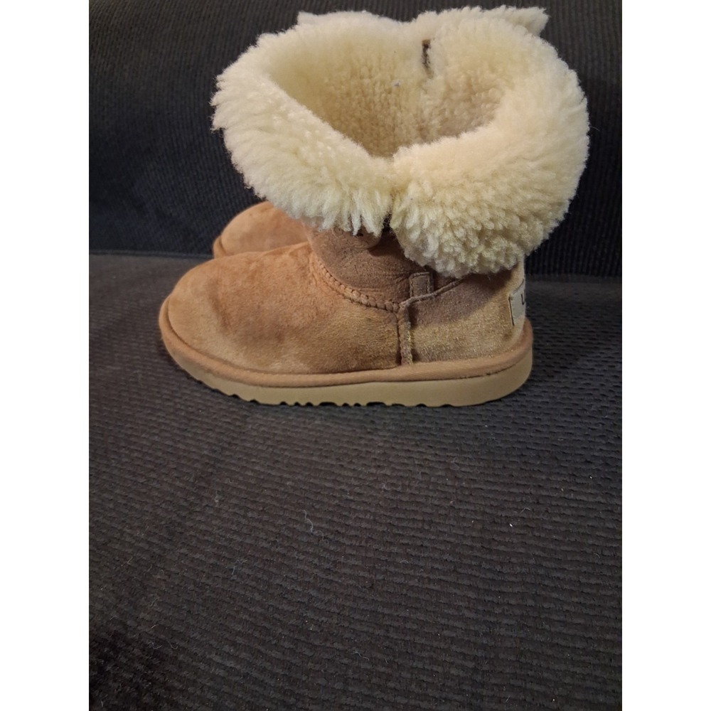 UGG‎ Australia Boots Youth 1 Mini Bailey Button II Shearling Winter Bootie Brown